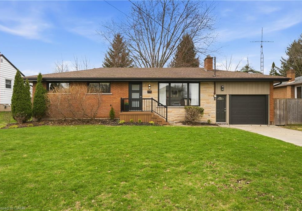 49-stirling-street-caledonia-ontario-40819594