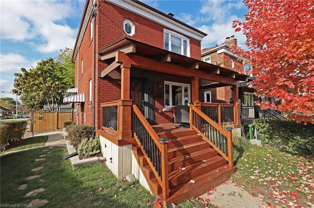 2-lankin-boulevard-east-york-ontario-40819638