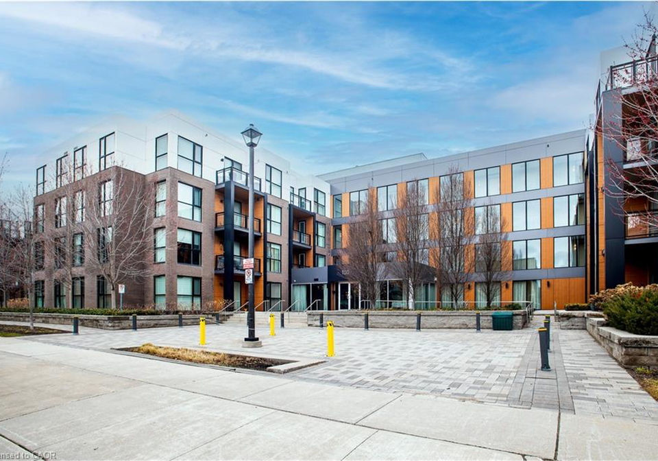 150-sabina-drive-oakville-ontario-40819661