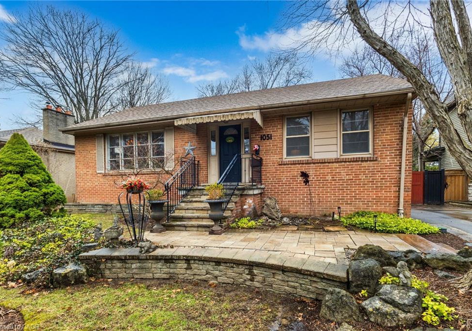 1051-melvin-avenue-oakville-ontario-40819726