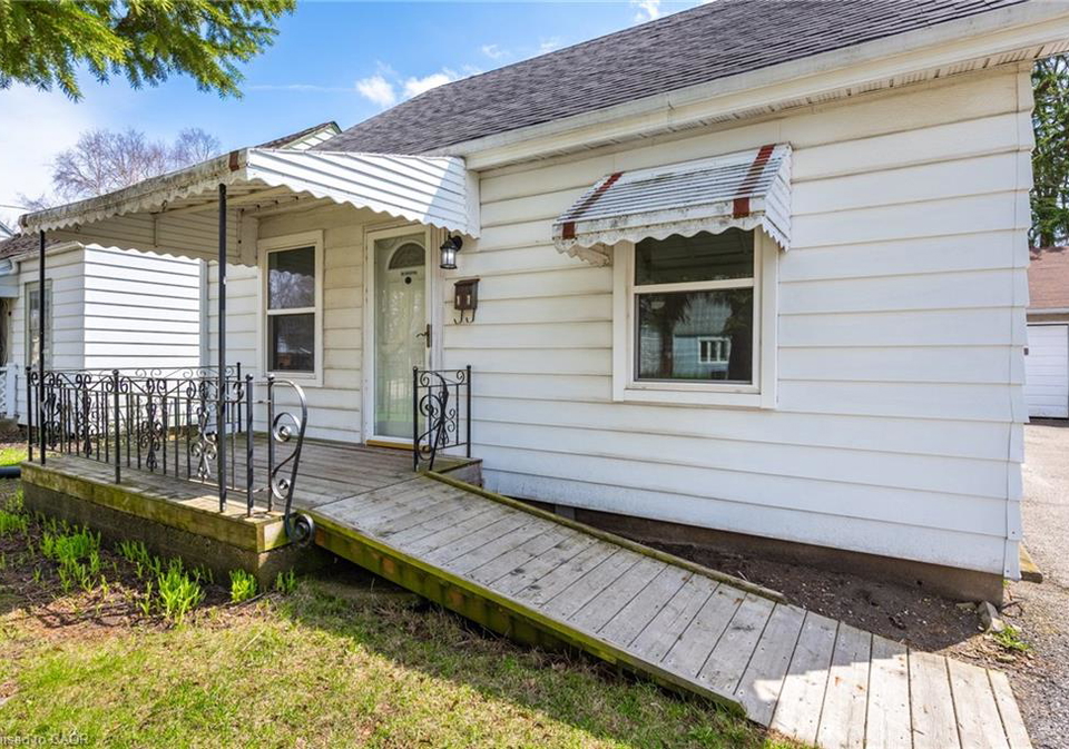 11-gore-street-cambridge-ontario-40819737