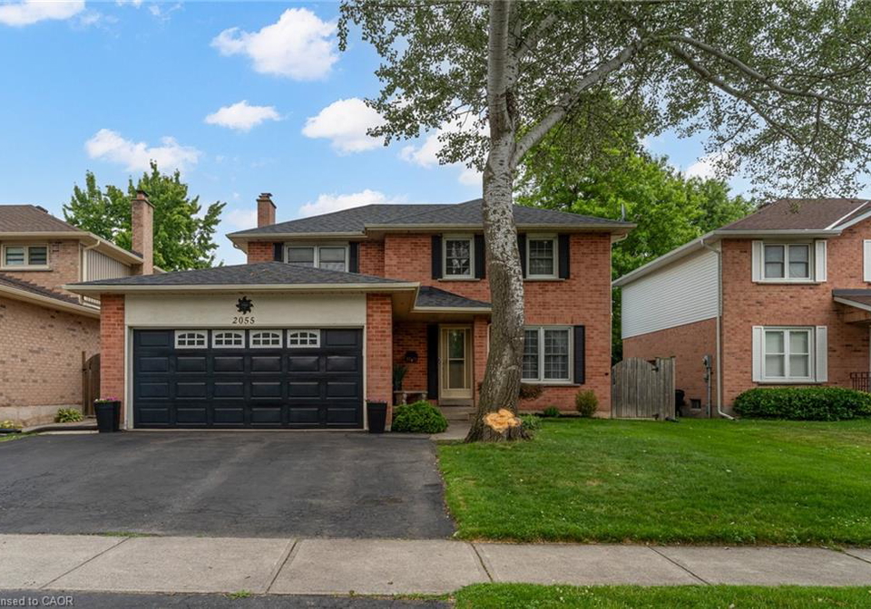 2055-hunters-wood-drive-burlington-ontario-40819746