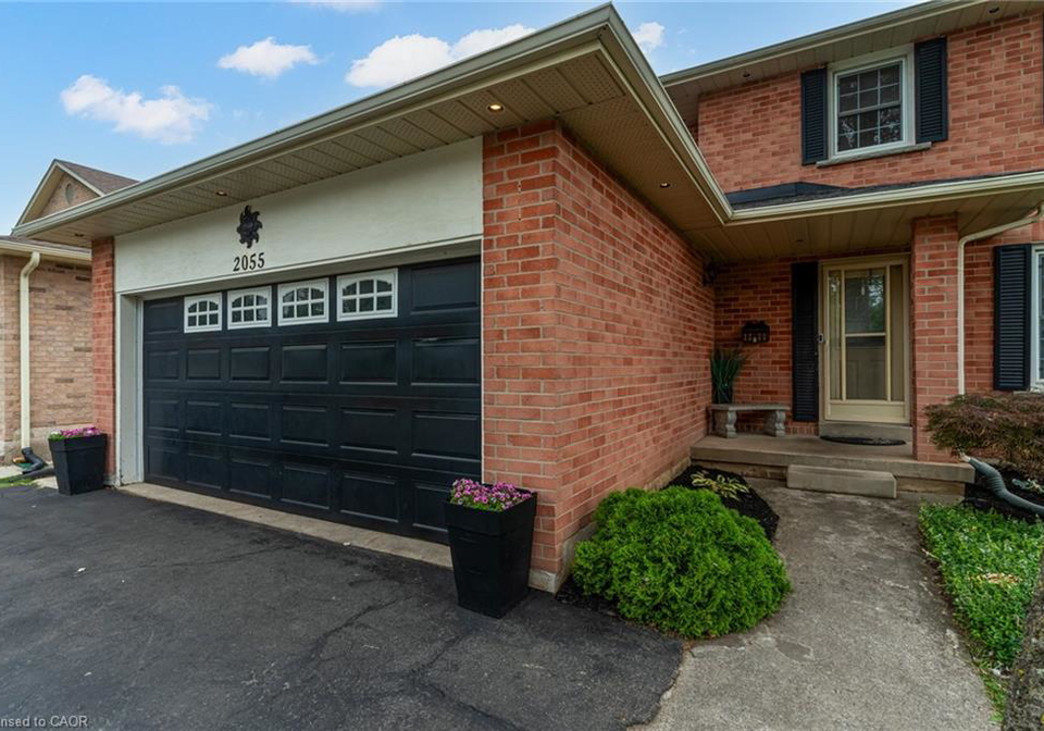 2055-hunters-wood-drive-burlington-ontario-40819746