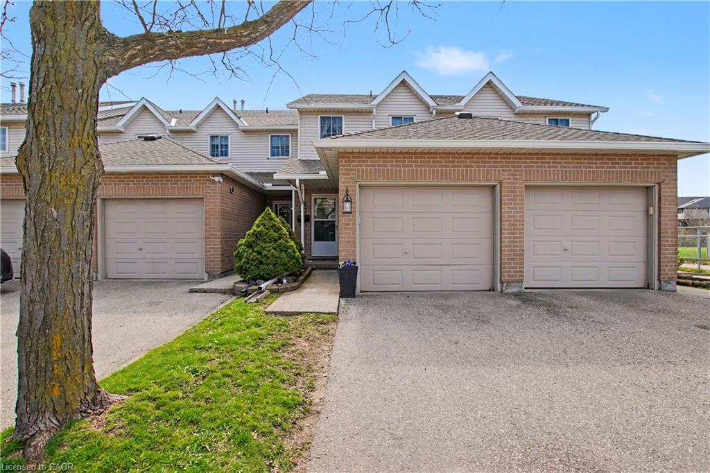 10-holborn-court-kitchener-ontario-40819763