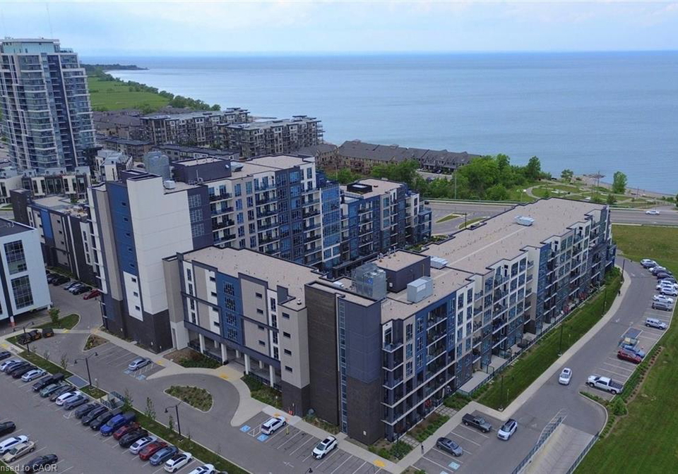 16-concord-place-grimsby-ontario-40819775