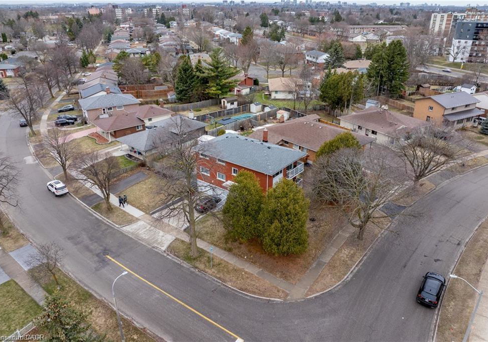 35-shaftsbury-drive-kitchener-ontario-40819817