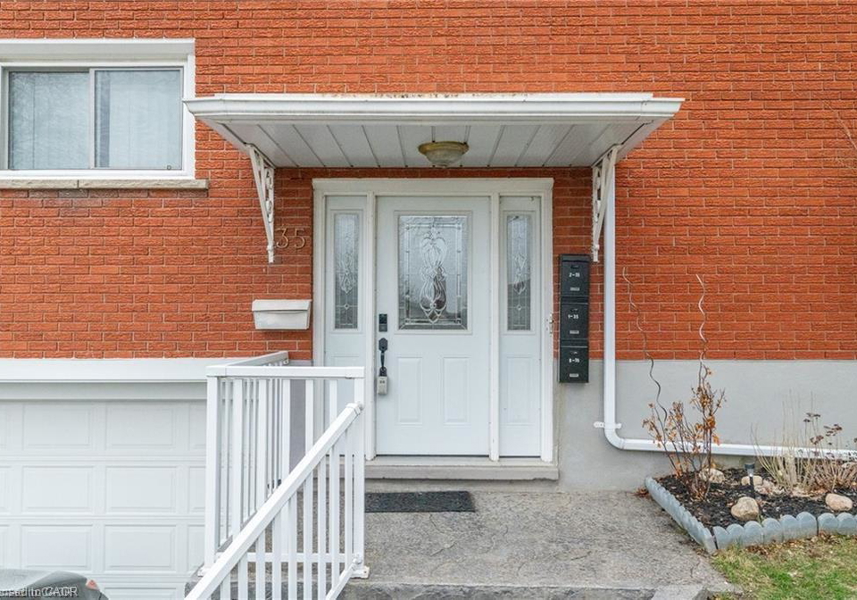 35-shaftsbury-drive-kitchener-ontario-40819817