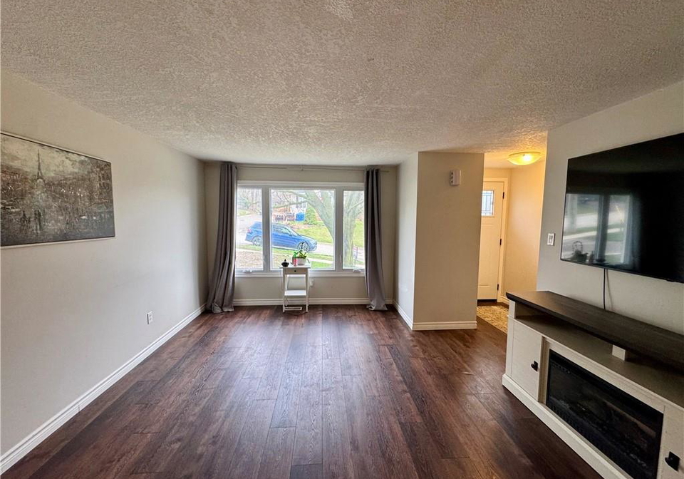 129-edward-street-cambridge-ontario-40819823