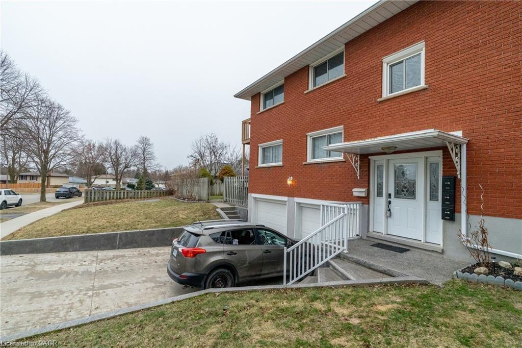 35-shaftsbury-drive-kitchener-ontario-40819827