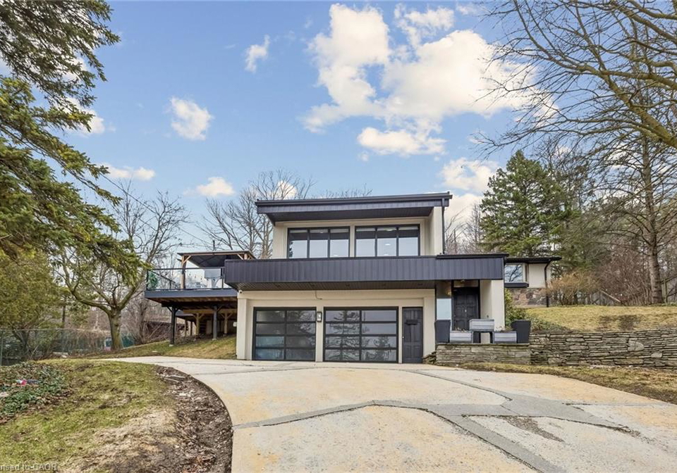 3-chicopee-terrace-kitchener-ontario-40819828