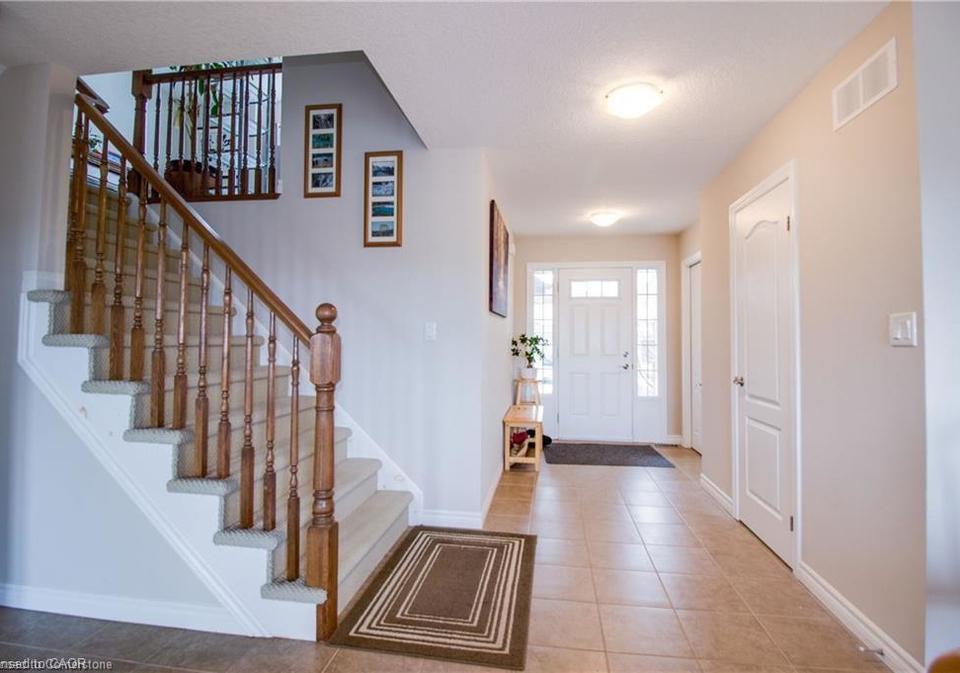 101-robert-simone-way-ayr-ontario-40819877