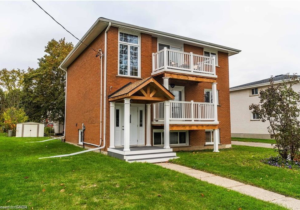 29-pontiac-street-brantford-ontario-40820004