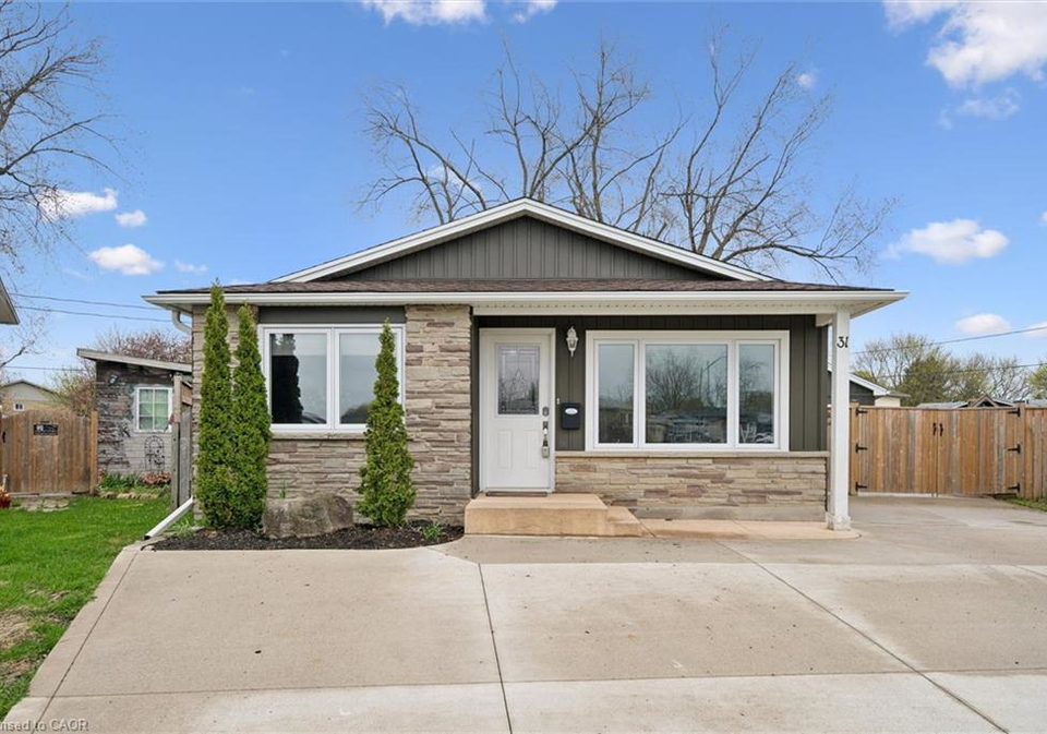 31-aspen-crescent-elmira-ontario-40820057