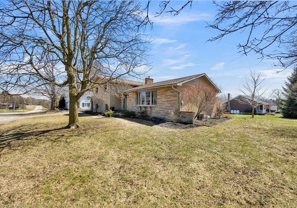 2020-william-street-gorrie-ontario-40820118
