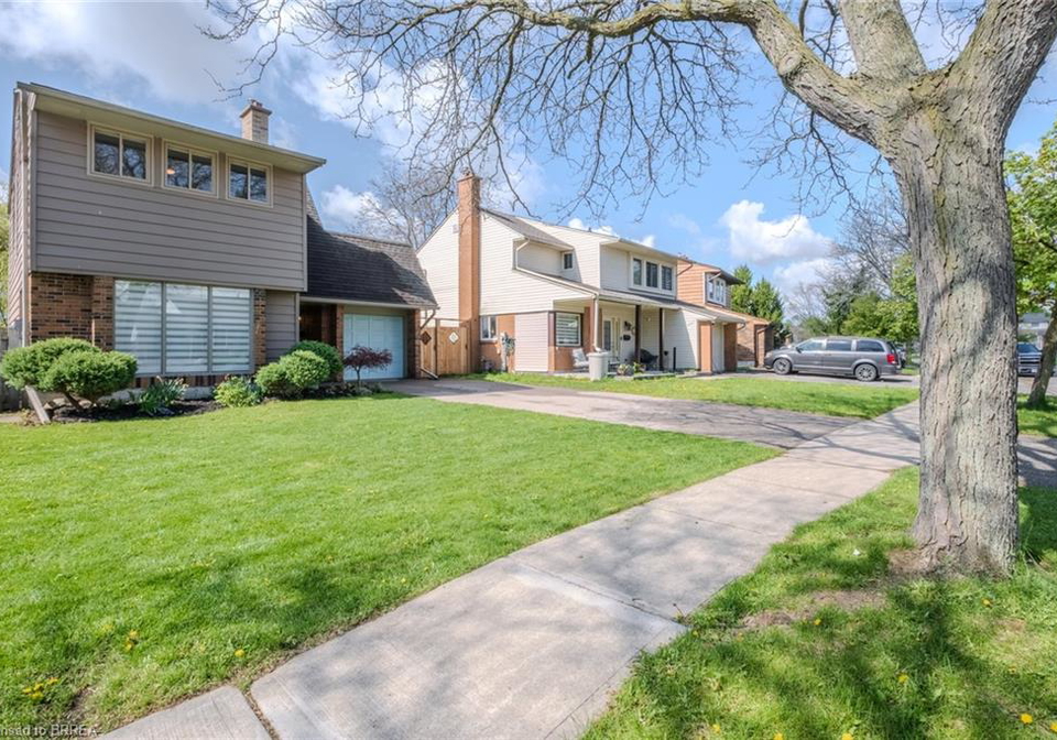 24-hallmark-street-brantford-ontario-40820145