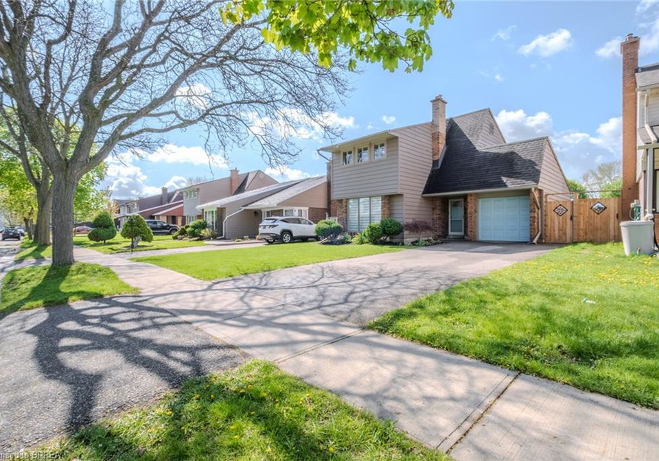 24-hallmark-street-brantford-ontario-40820145