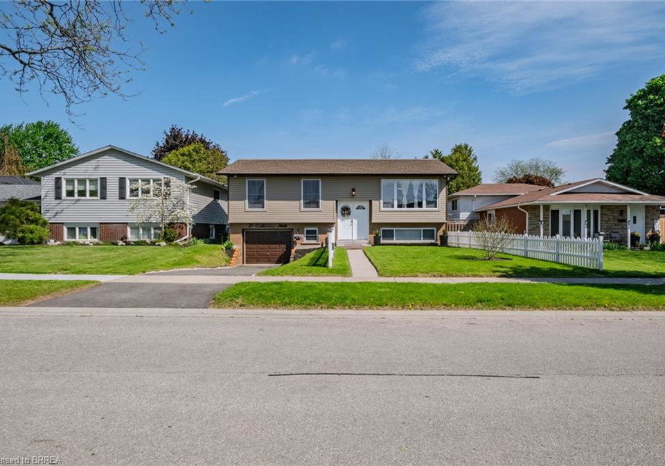 26-centennial-drive-brantford-ontario-40820150
