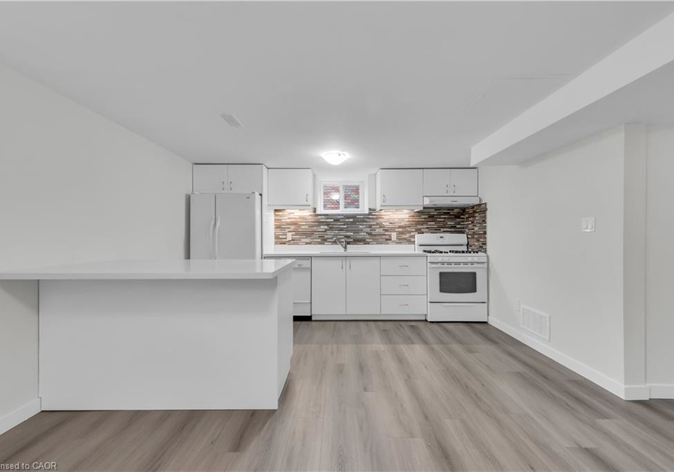 17-victor-boulevard-hamilton-ontario-40820205