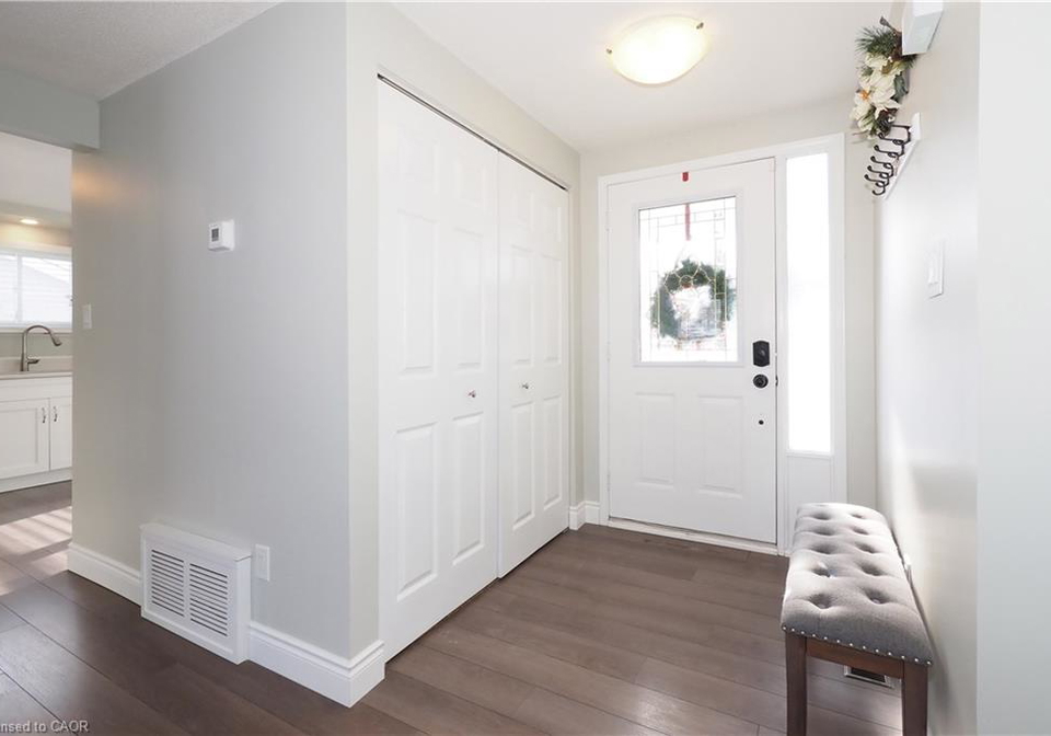 20-fieldstone-walk-new-hamburg-ontario-40820215