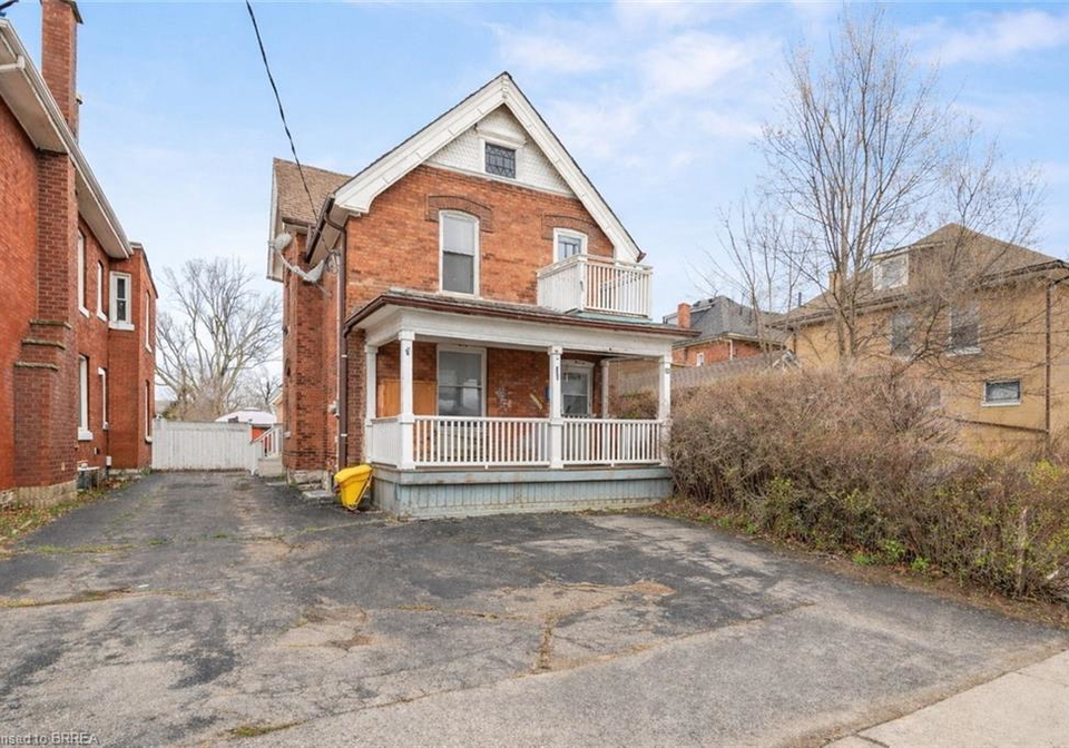 10-henrietta-street-brantford-ontario-40820247