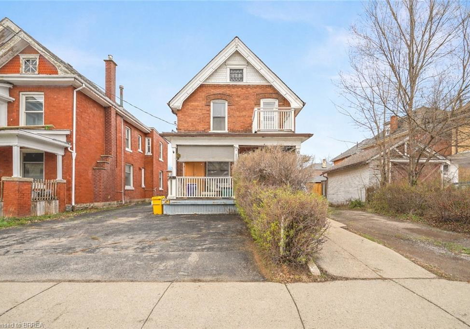 10-henrietta-street-brantford-ontario-40820247