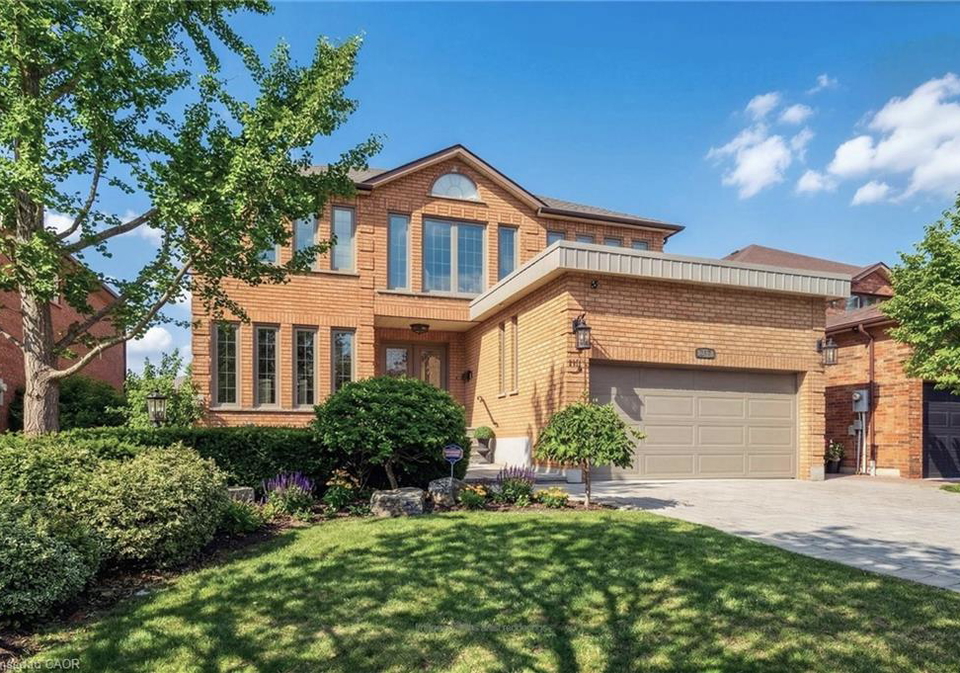 1217-sugar-maple-court-mississauga-ontario-40820264