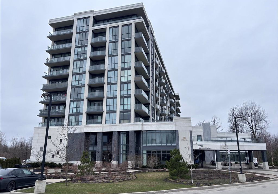 7711-green-vista-gate-niagara-falls-ontario-40820272