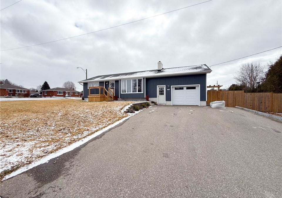 84-connaught-avenue-delhi-ontario-40820340