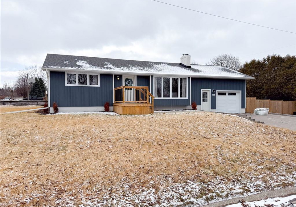 84-connaught-avenue-delhi-ontario-40820340
