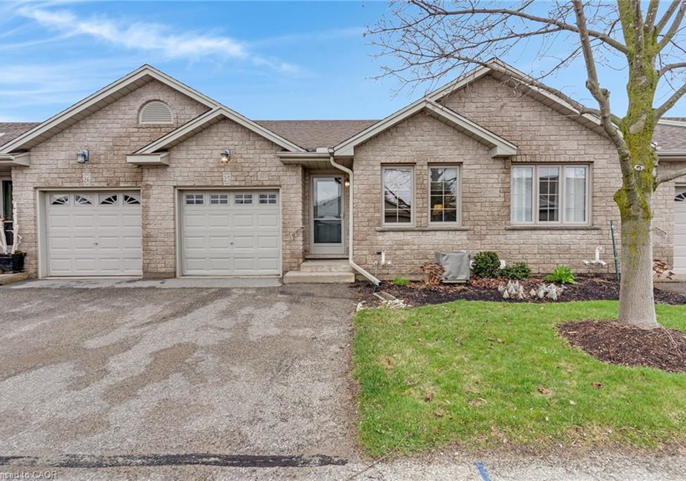 19-hanlon-place-paris-ontario-40820343