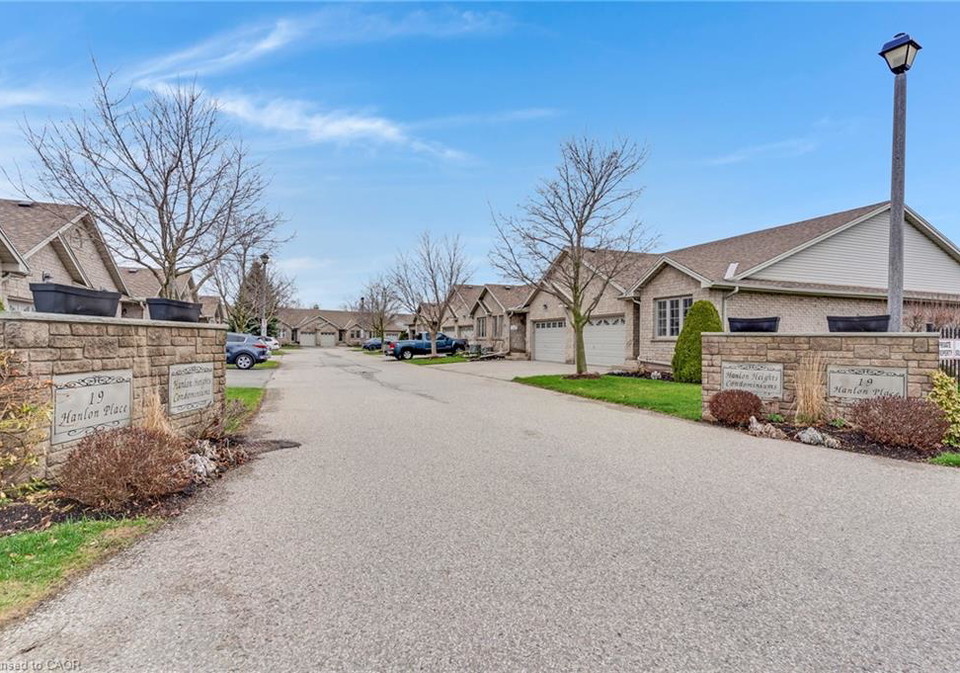 19-hanlon-place-paris-ontario-40820343