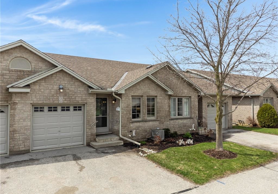 19-hanlon-place-paris-ontario-40820343