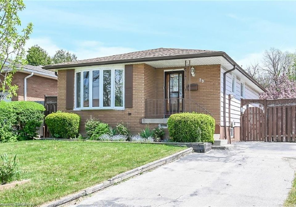 29-birchcliffe-crescent-hamilton-ontario-40820405