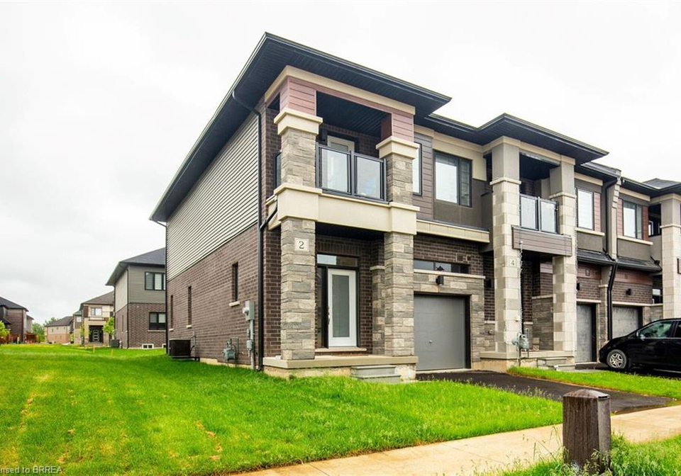 2-copeman-avenue-brantford-ontario-40820412