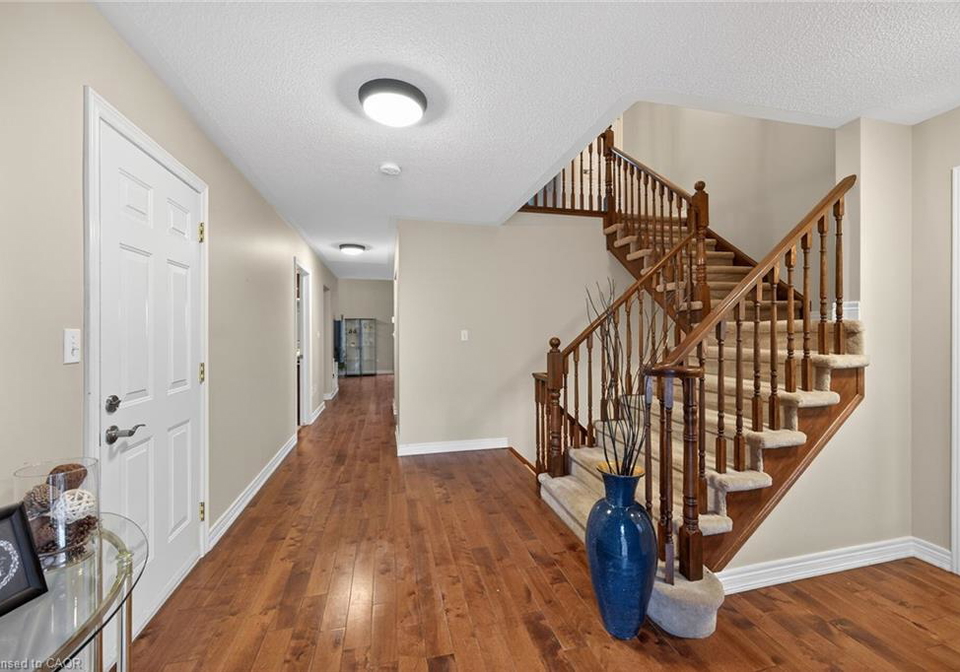 25-hamilton-street-s-waterdown-ontario-40820416