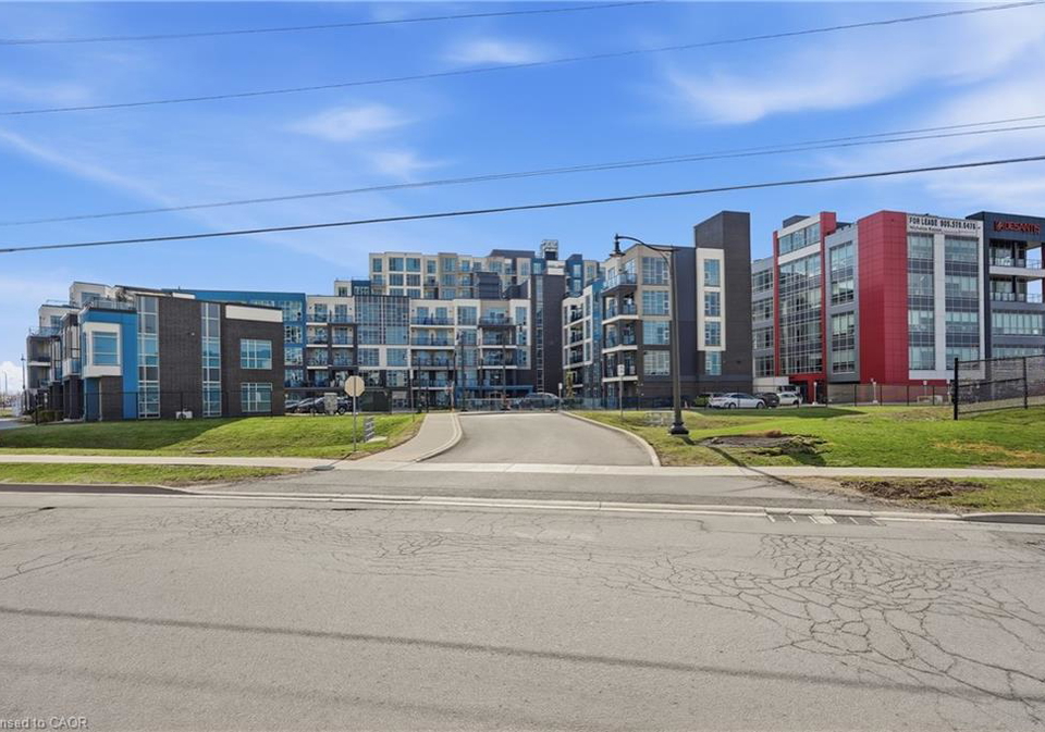 10-concord-place-grimsby-ontario-40820422