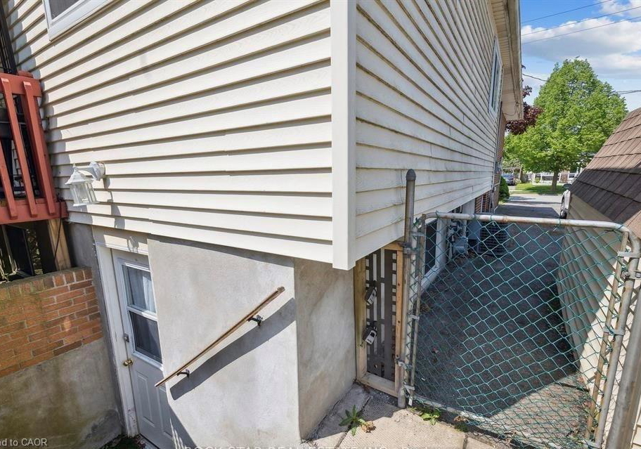 203-commercial-street-welland-ontario-40820614
