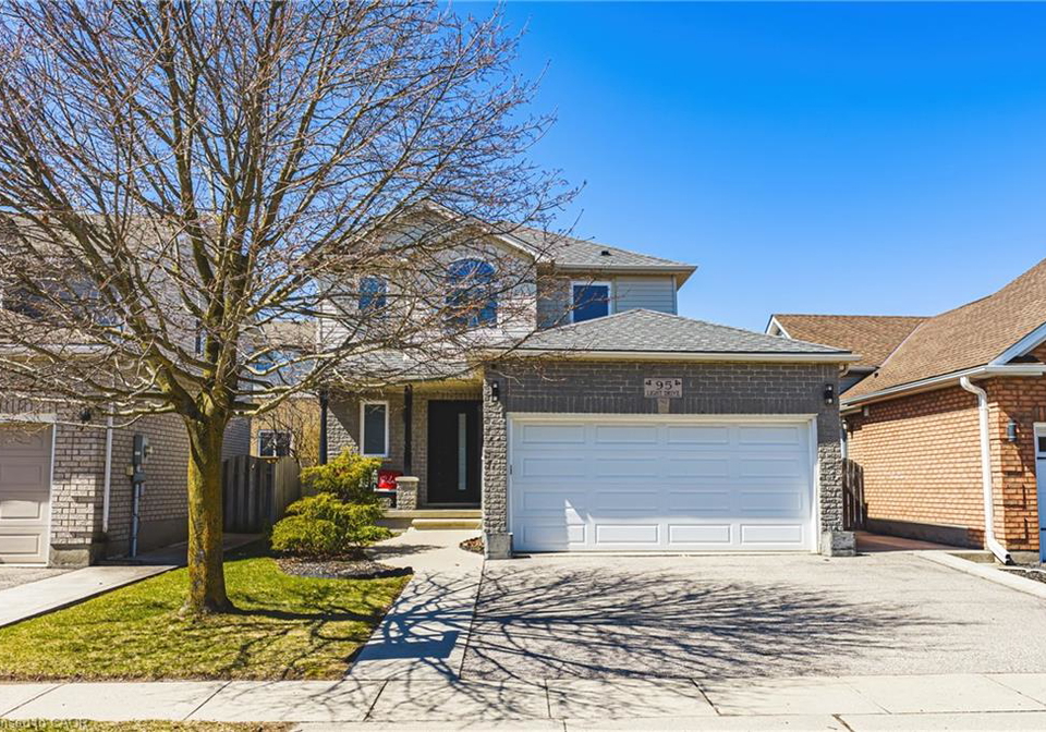 95-light-drive-cambridge-ontario-40820624