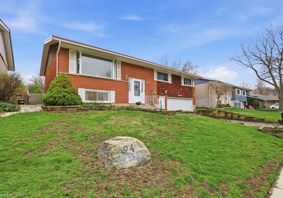 94-colebrook-court-kitchener-ontario-40820627