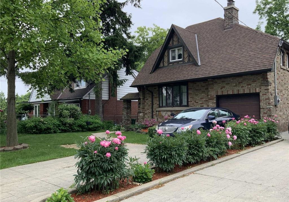 10-landour-avenue-york-ontario-40820709
