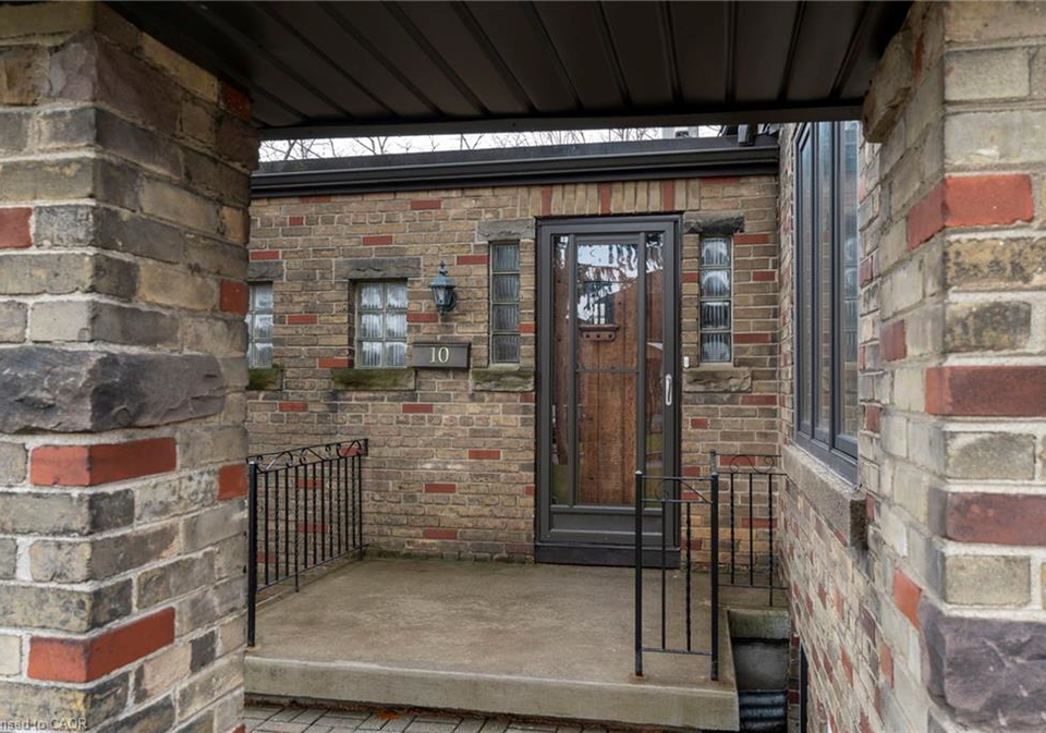 10-landour-avenue-york-ontario-40820709