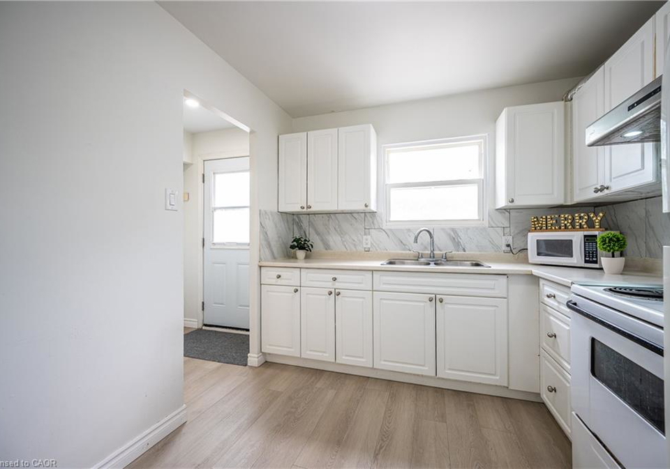 212-westcourt-place-waterloo-ontario-40820756