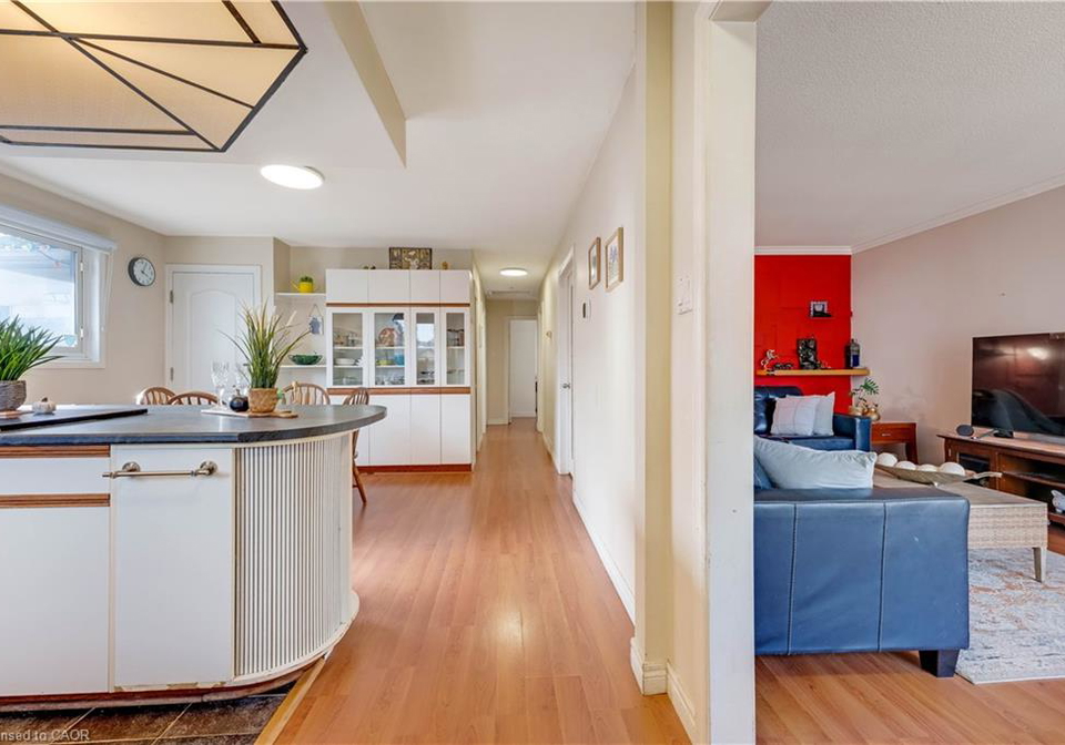 72-st-jerome-crescent-kitchener-ontario-40820877