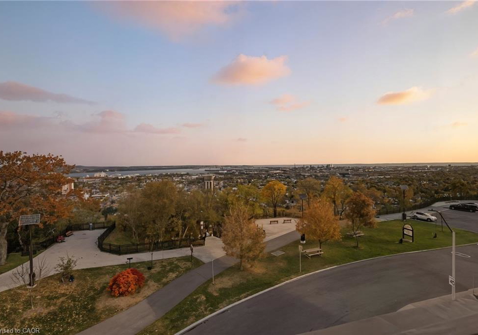 166-mountain-park-avenue-hamilton-ontario-40820878