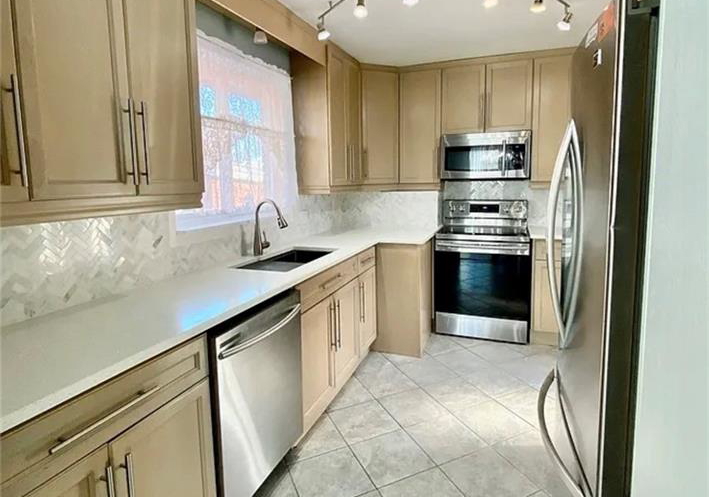 7016-hagar-avenue-niagara-falls-ontario-40820899
