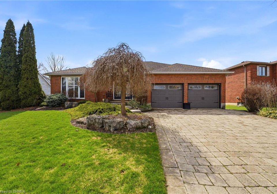 46-victor-boulevard-st-george-ontario-40820902