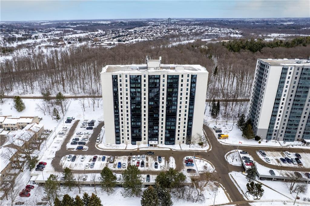 35-green-valley-drive-kitchener-ontario-40820959
