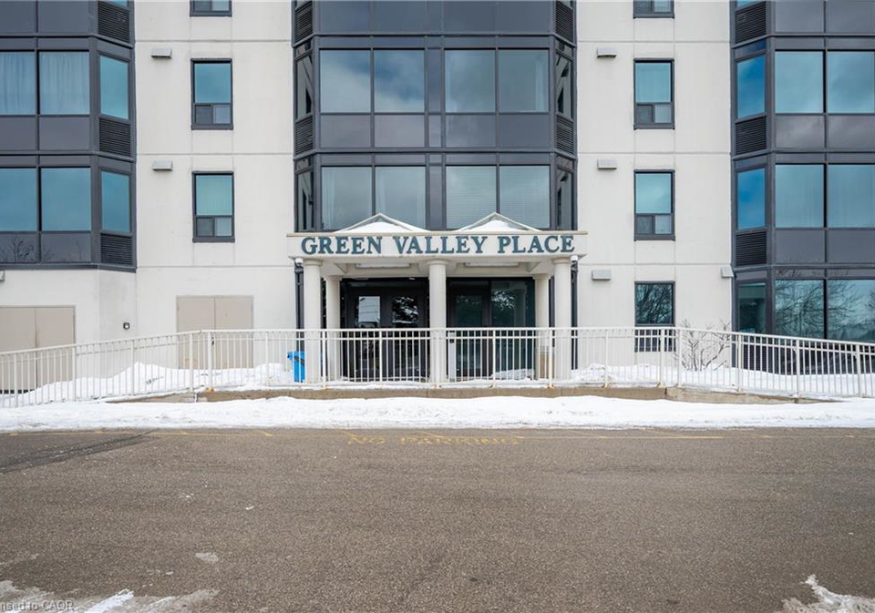 35-green-valley-drive-kitchener-ontario-40820959