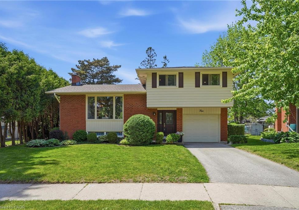 4-bradley-place-kitchener-ontario-40821042