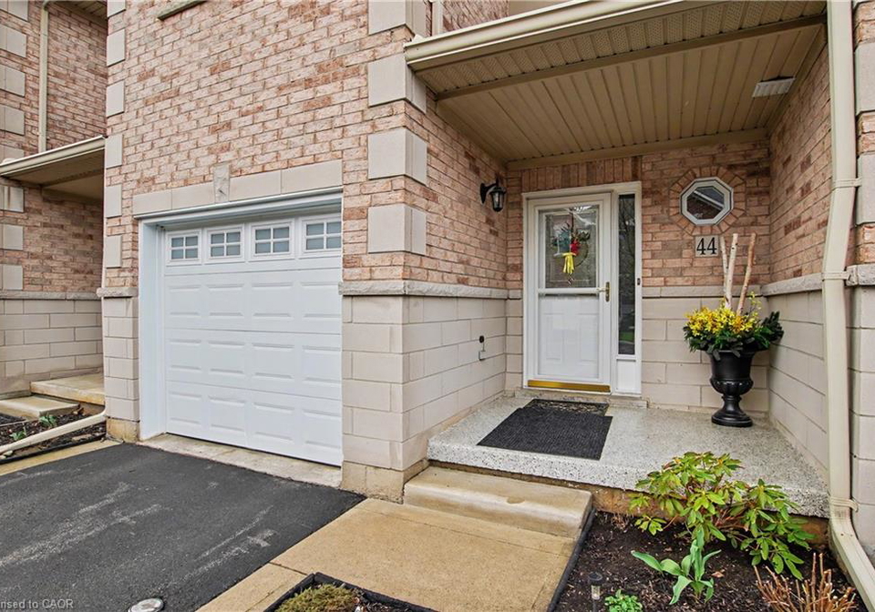 81-valridge-drive-ancaster-ontario-40821170